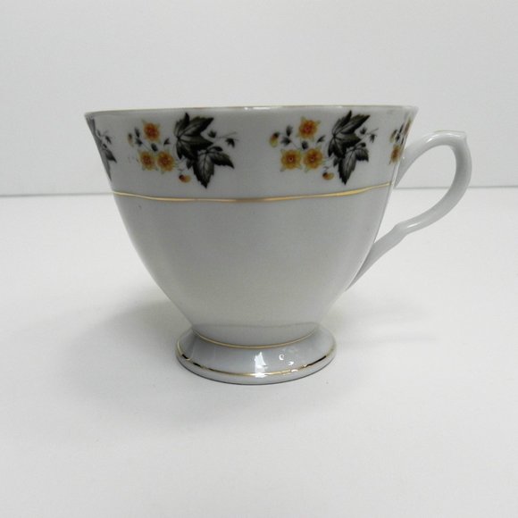 Collectable Vintage Yong Sheng Porcelain Cup & Saucer Black Leaf Yellow Flower - Picture 5 of 8